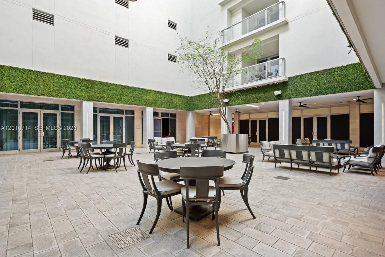COSTA HOLLYWOOD CONDO - Residential