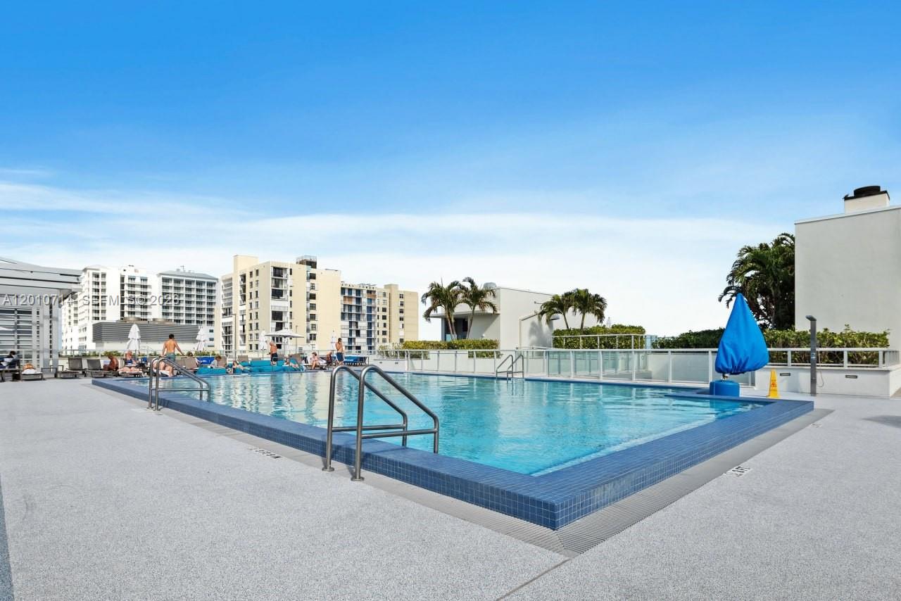 COSTA HOLLYWOOD CONDO - Residential