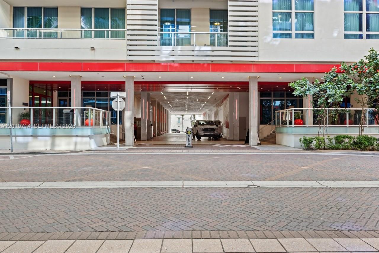 COSTA HOLLYWOOD CONDO - Residential
