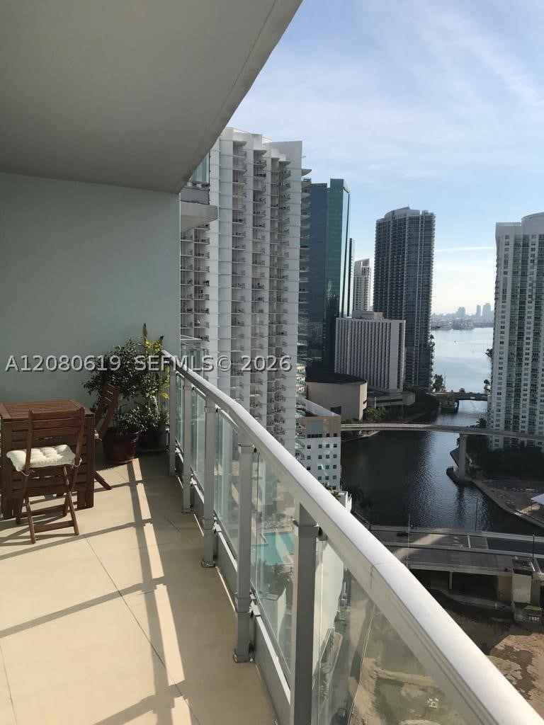 90 SW 3rd St 2911