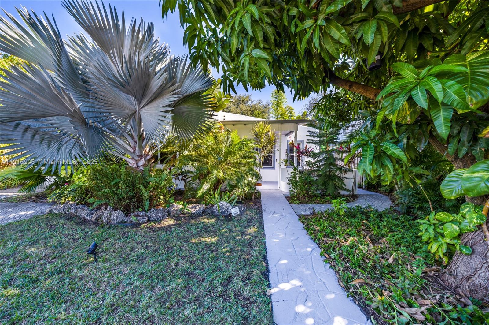 BISCAYNE PARK ESTATES - Residential