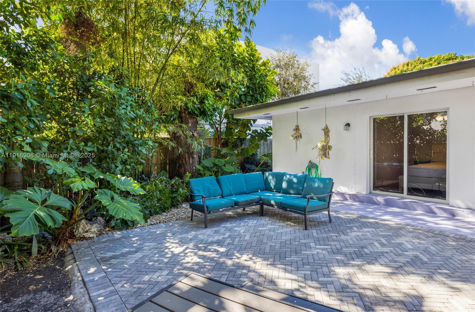 BISCAYNE PARK ESTATES - Residential