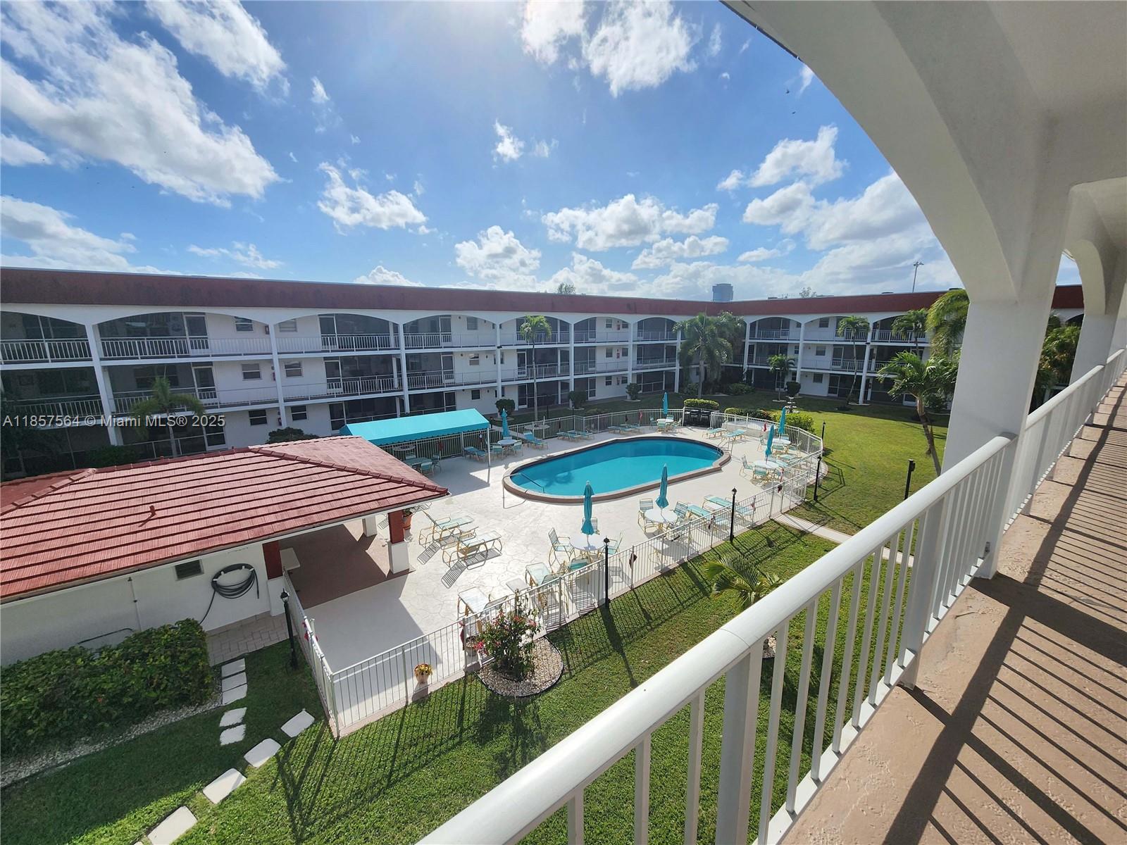 55+ Beautiful furnished 2-bedroom, 2-bathroom apartment for seasonal rent in Hallandale Beach, available for a minimum of 3 months. Located just minutes from the beach, supermarkets, restaurants & Casino. This apartment offers an unbeatable location.
Enjoy great amenities including a lovely community pool, tennis courts, a private park with BBQ areas, a dock and much more.
Fully furnished and ready to move in—perfect for a comfortable and convenient stay in South Florida!