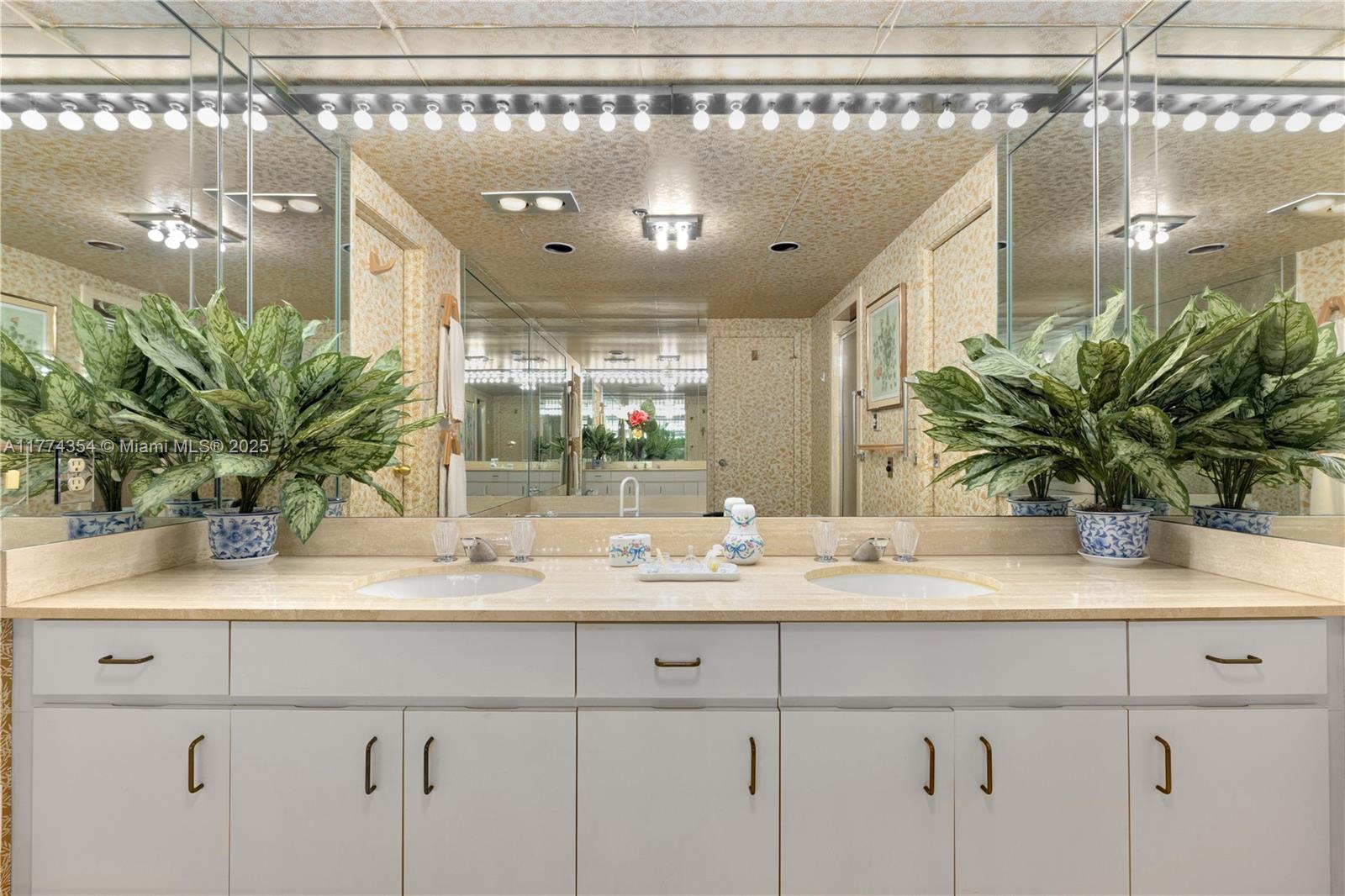 THE TIFFANY OF BAL HARBOU - Residential