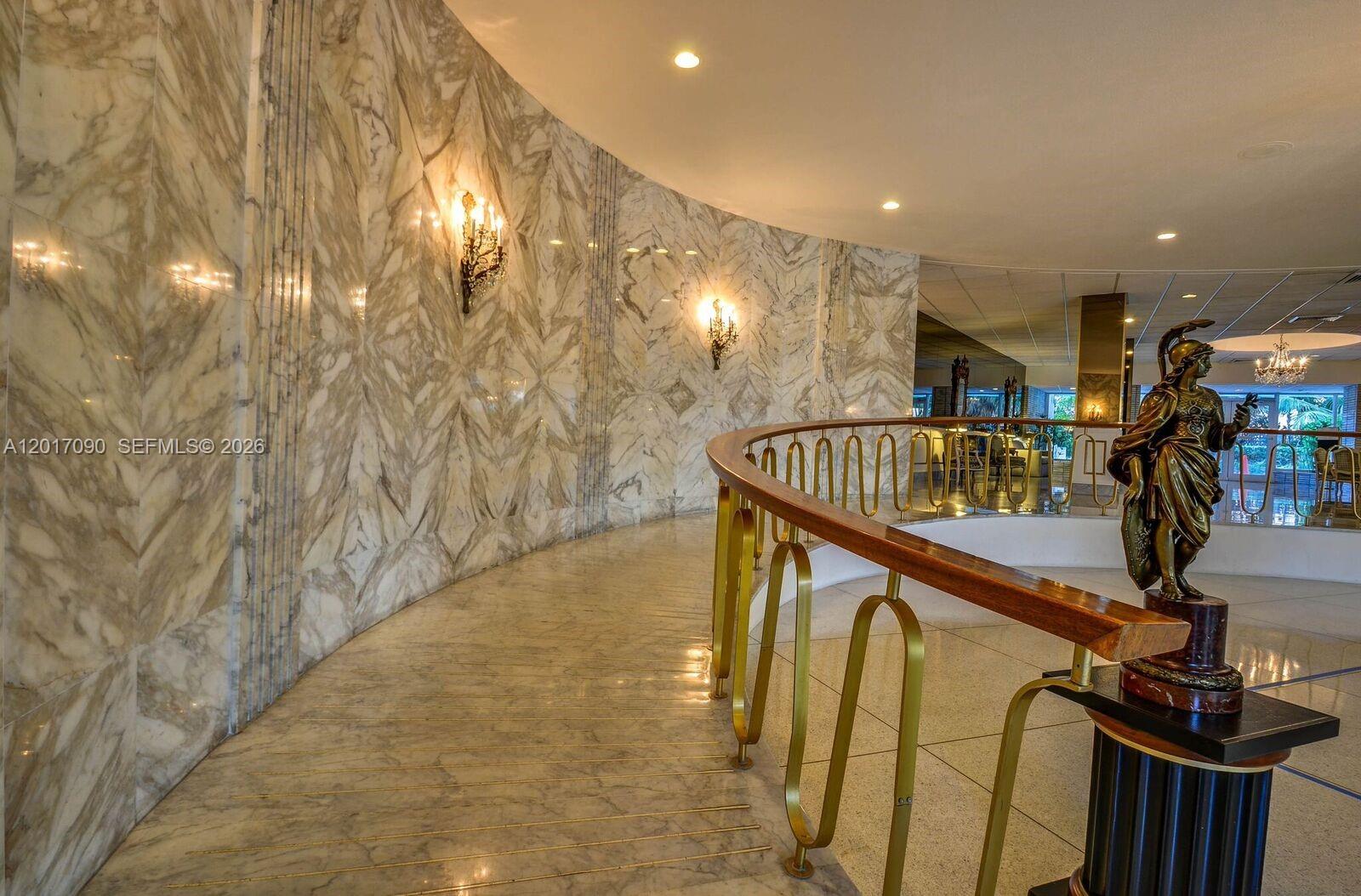 IMPERIAL HOUSE CONDO - Residential