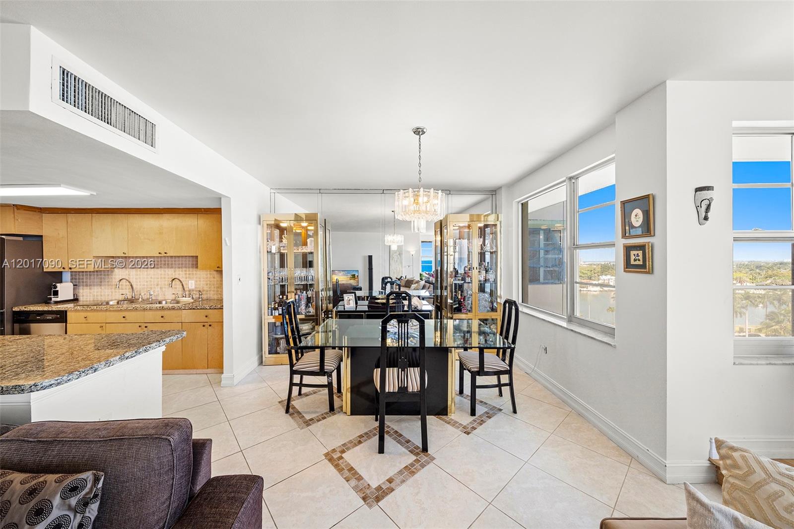 IMPERIAL HOUSE CONDO - Residential