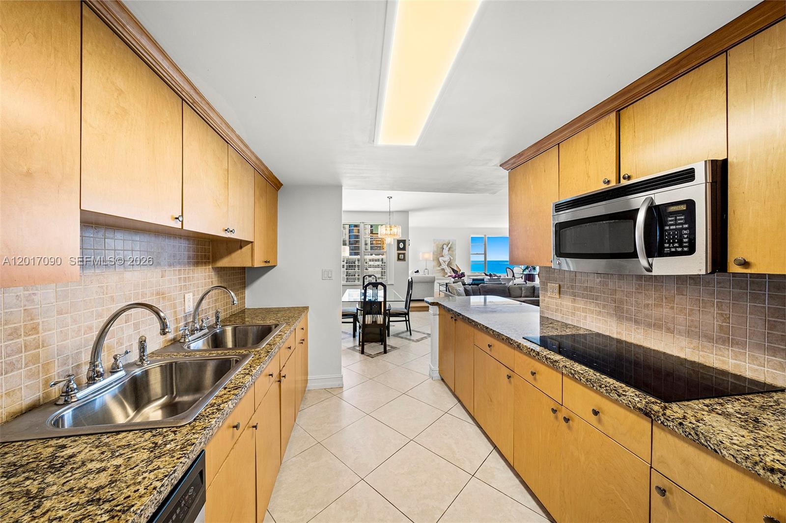 IMPERIAL HOUSE CONDO - Residential