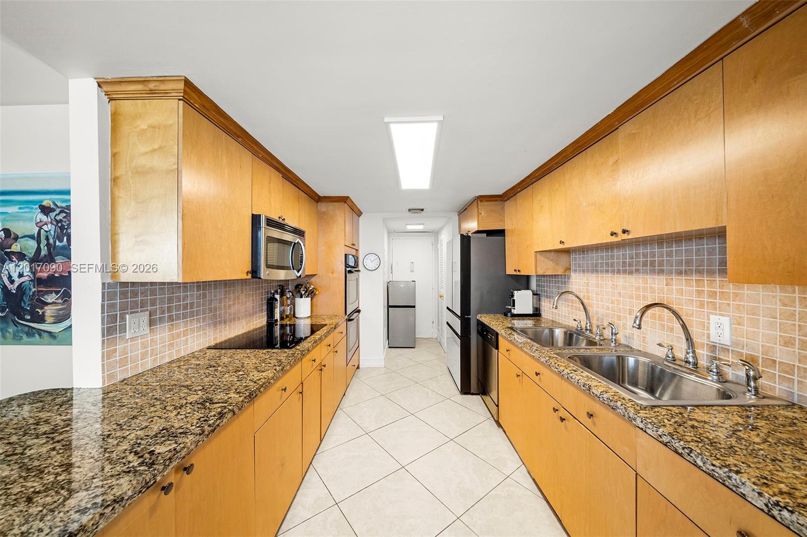IMPERIAL HOUSE CONDO - Residential