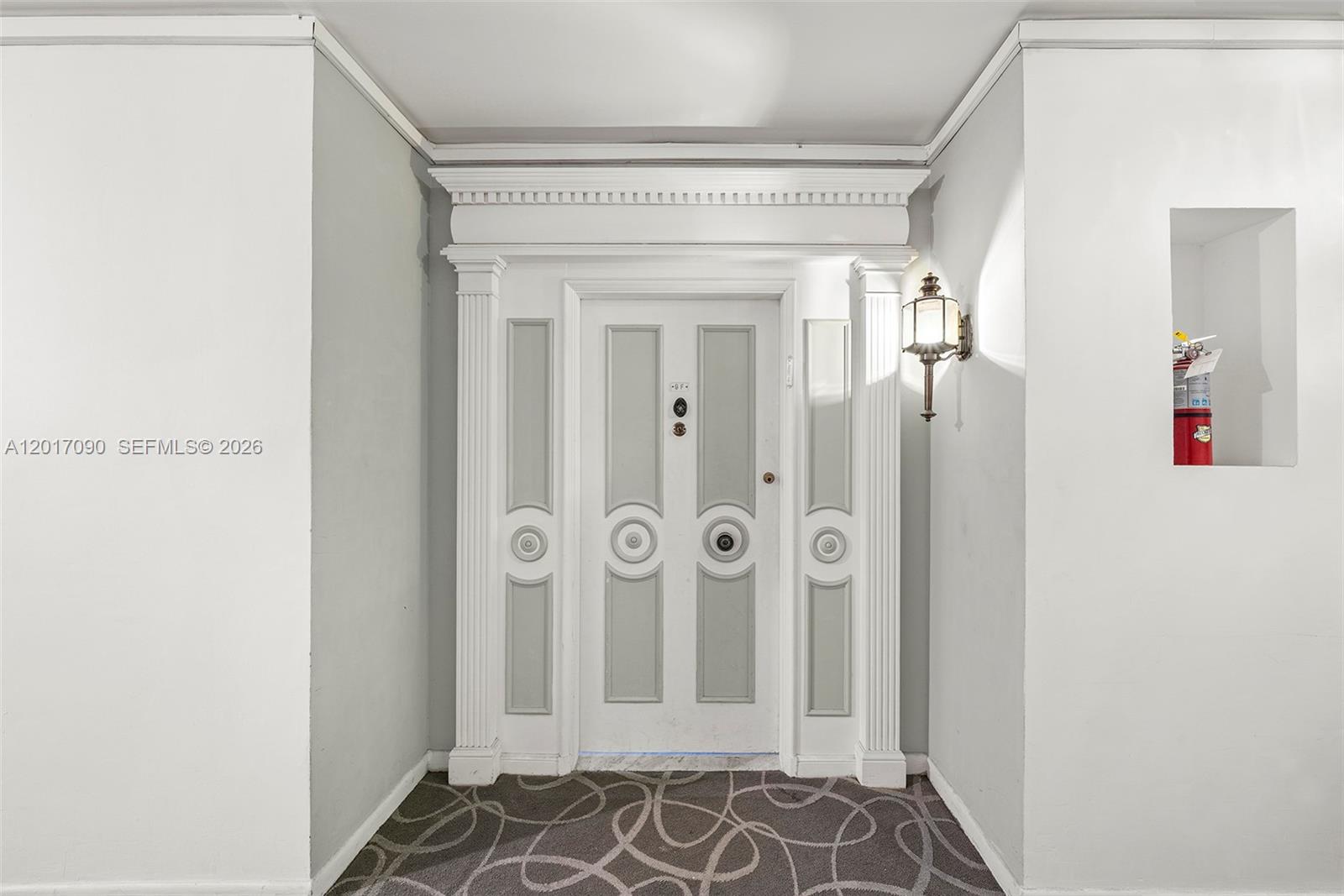 IMPERIAL HOUSE CONDO - Residential