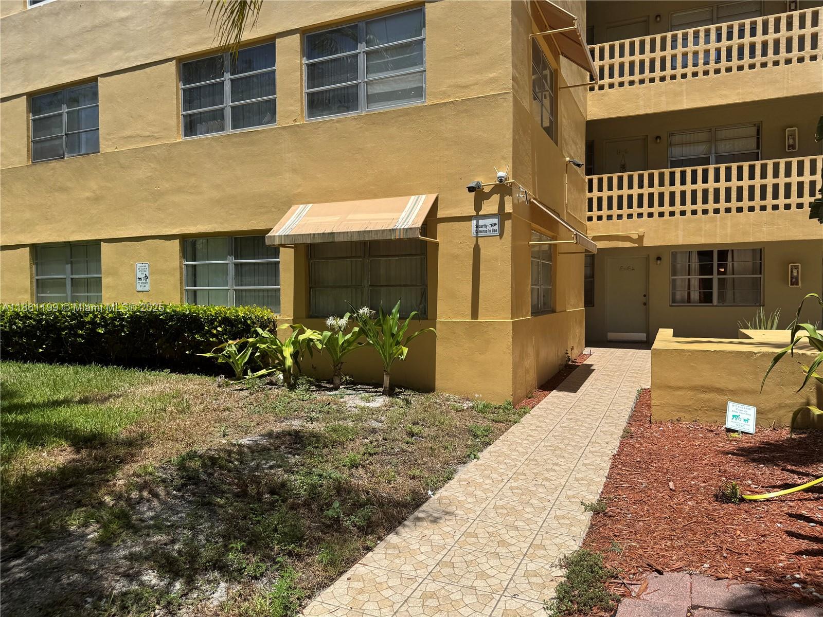 THE PALMS 51 CONDO - Residential