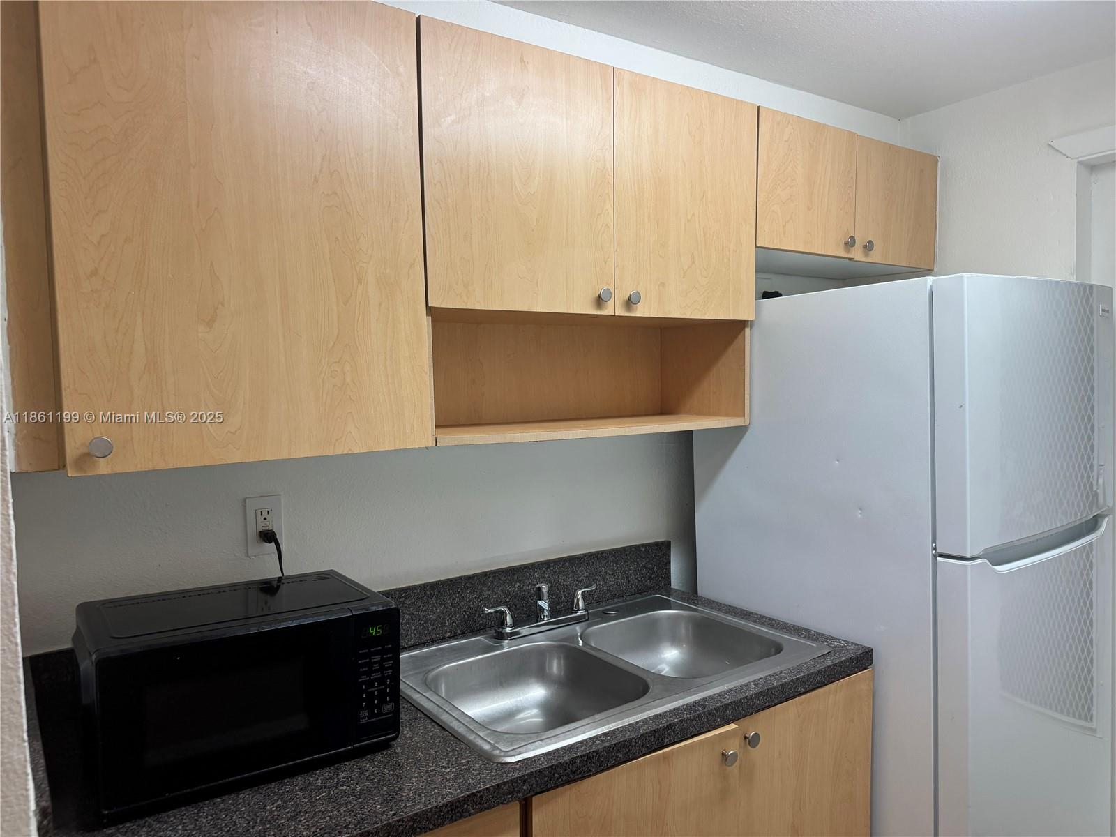 THE PALMS 51 CONDO - Residential