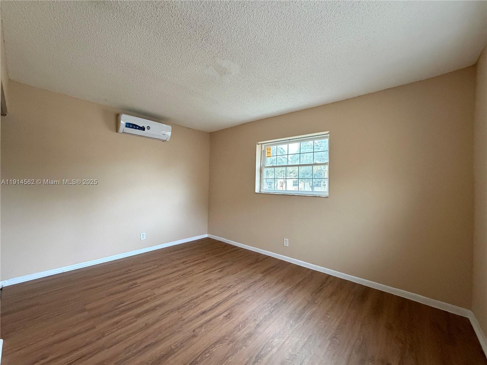 LAUDERDALE NORTH PARK SEC - Residential Lease