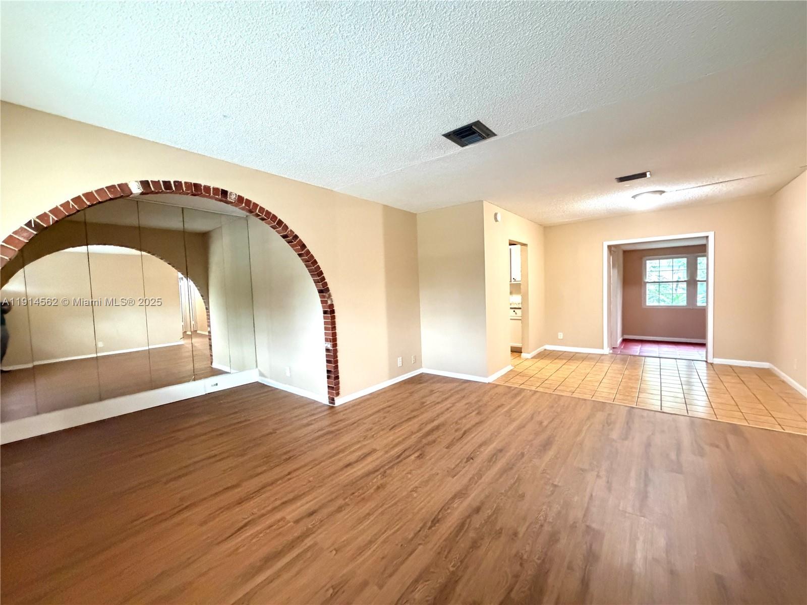 LAUDERDALE NORTH PARK SEC - Residential Lease