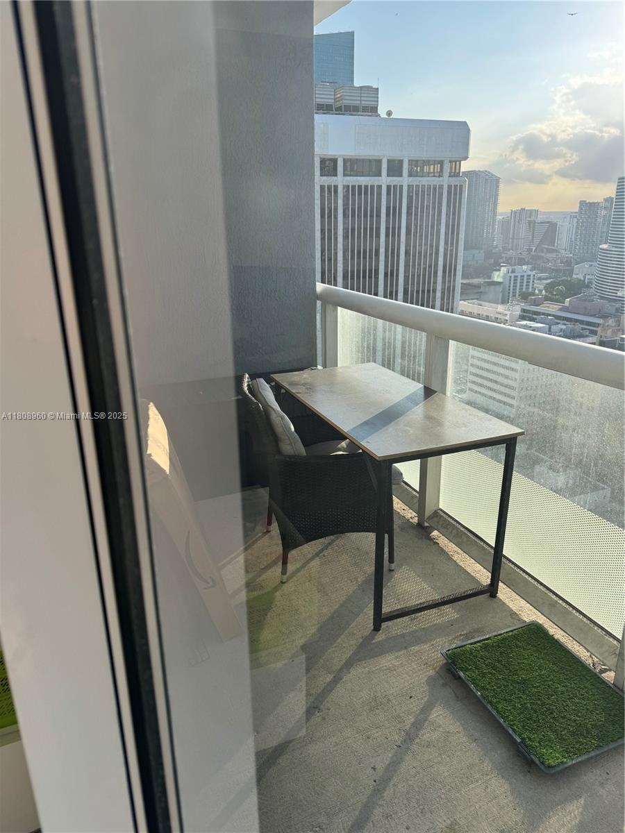 50 Biscayne Blvd 3303
