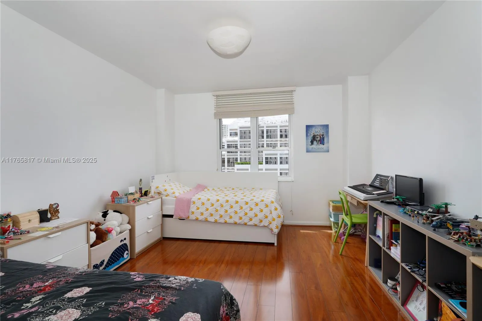 Miami, Florida 33131, United States, 3 Bedrooms Bedrooms, ,3 BathroomsBathrooms,Residential,Active,91035