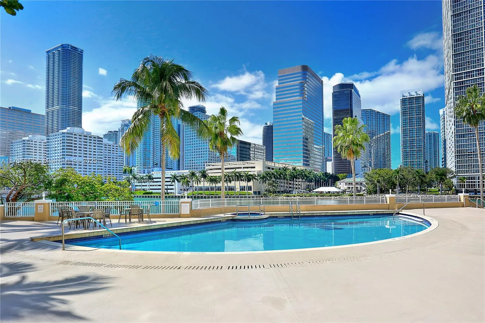 Miami, Florida 33131, United States, 3 Bedrooms Bedrooms, ,3 BathroomsBathrooms,Residential,Active,91035