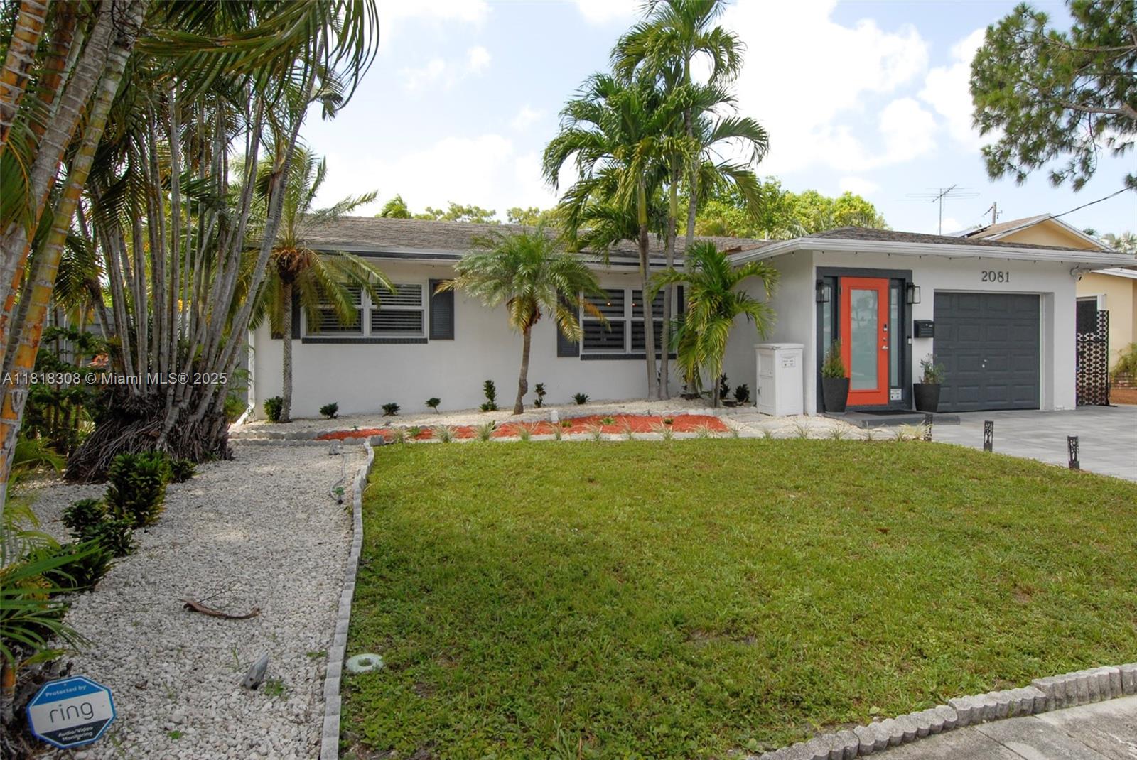 2081 NW 39th St