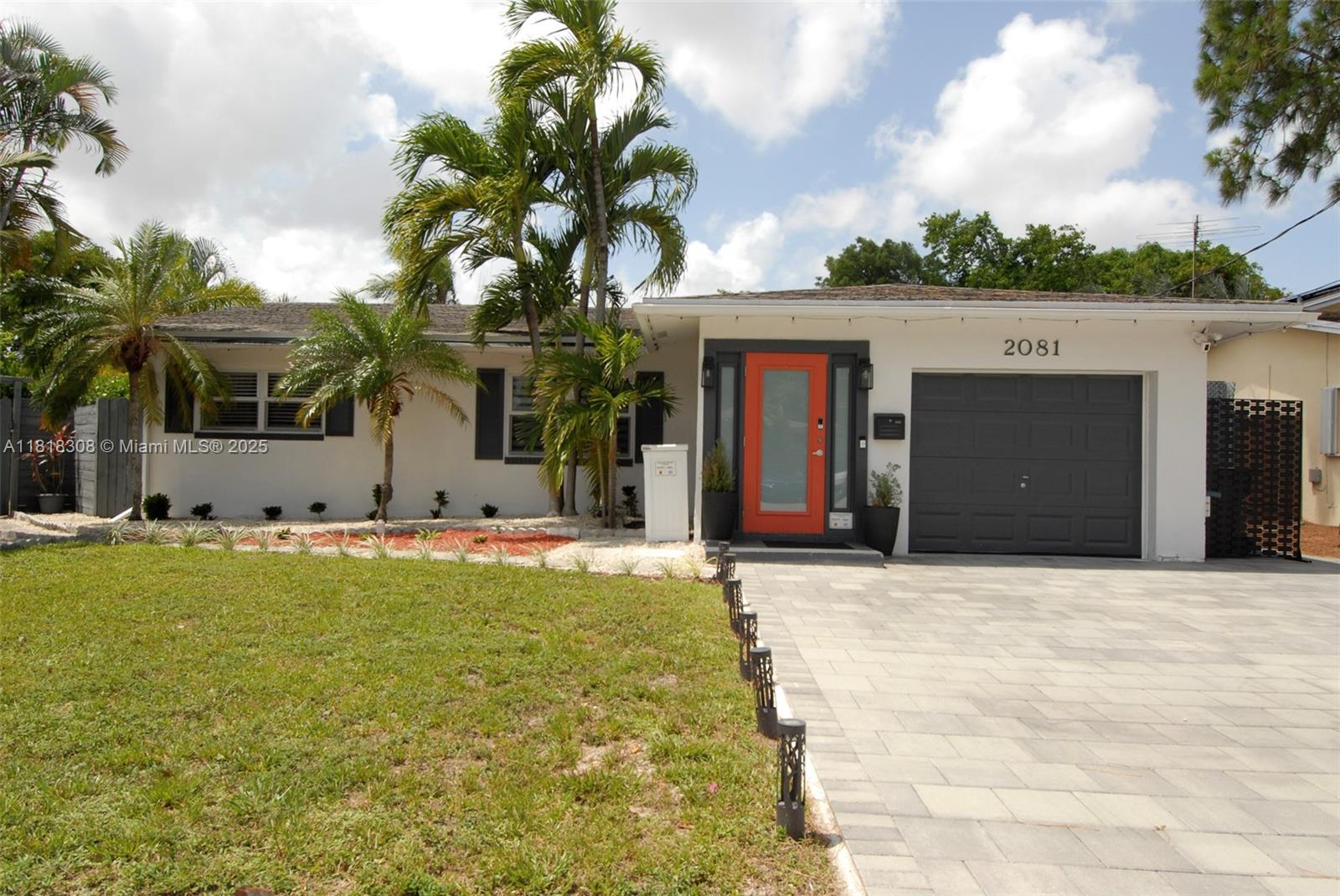 Property for Sale at 2081 Nw 39th St, Oakland Park, Miami-Dade County, Florida - Bedrooms: 3 
Bathrooms: 2  - $699,000