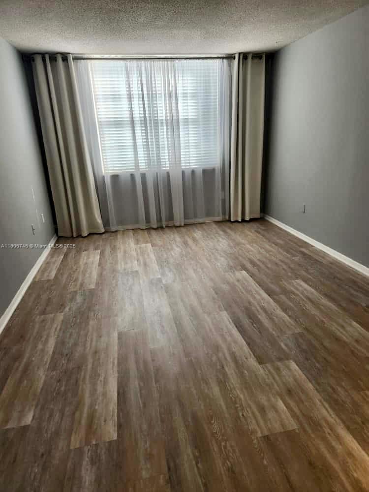 THE VINTAGE CONDO - Residential Lease