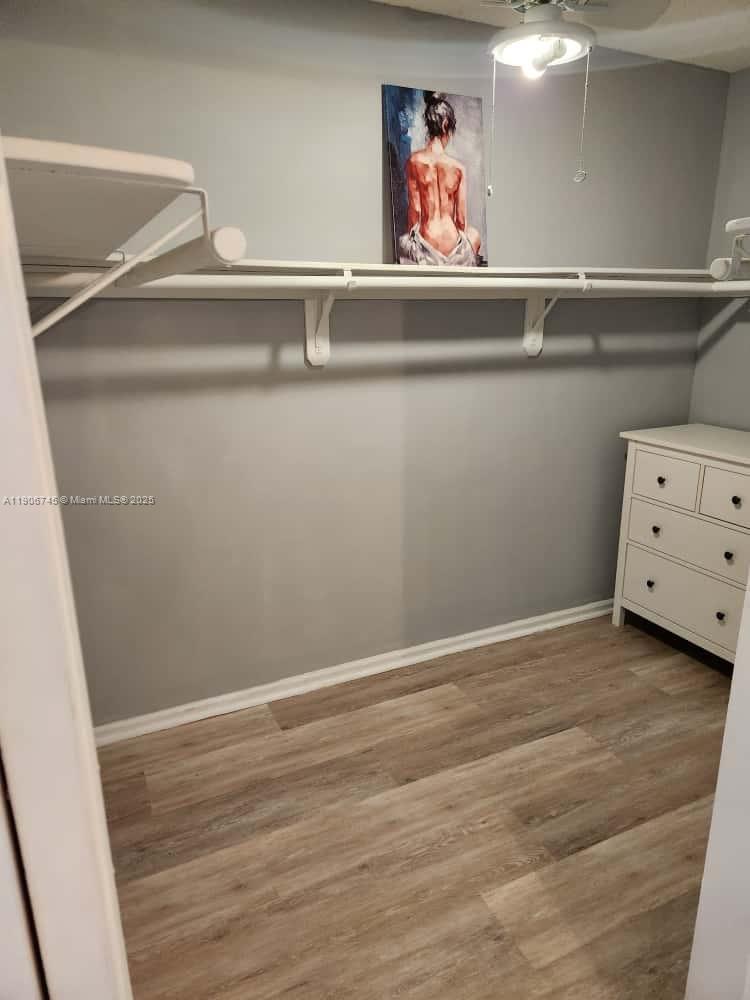 THE VINTAGE CONDO - Residential Lease