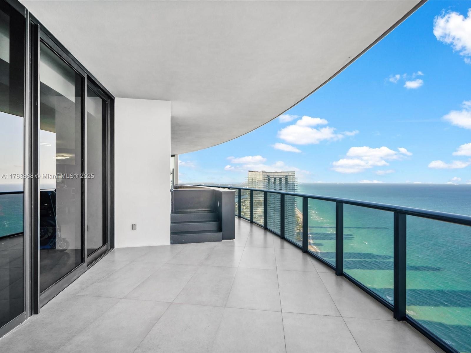 18555 Collins Ave 5505