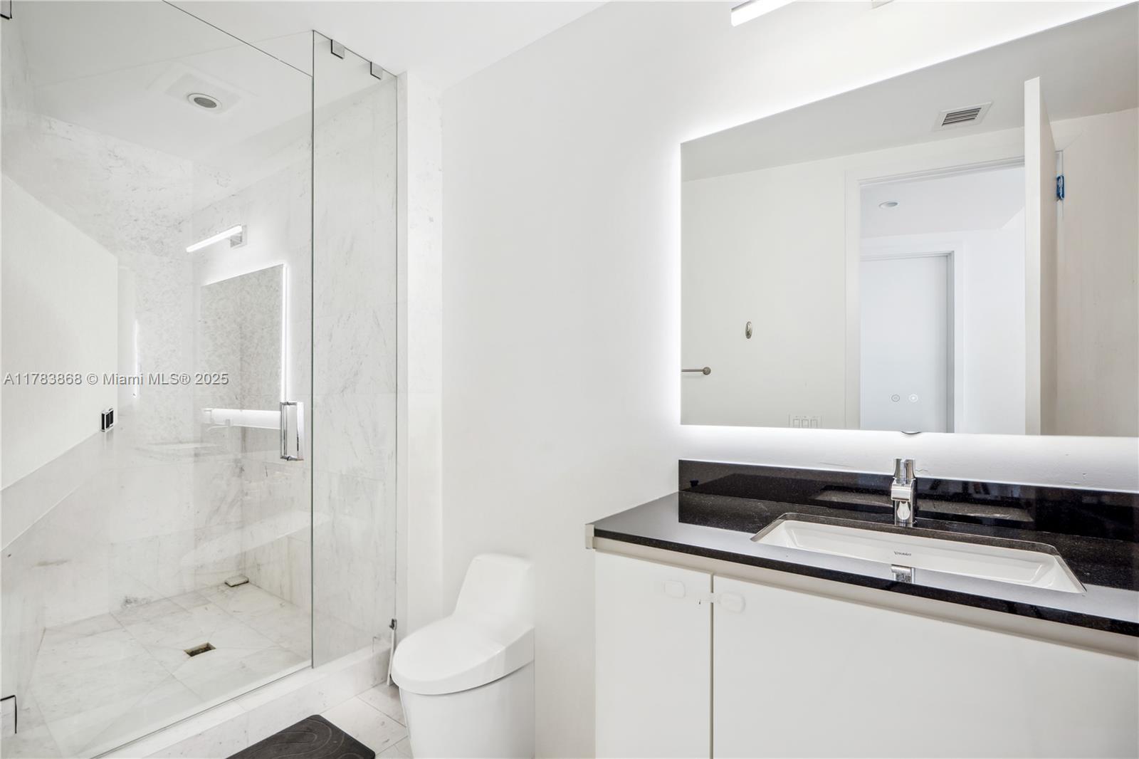 18555 COLLINS AVENUE COND - Residential