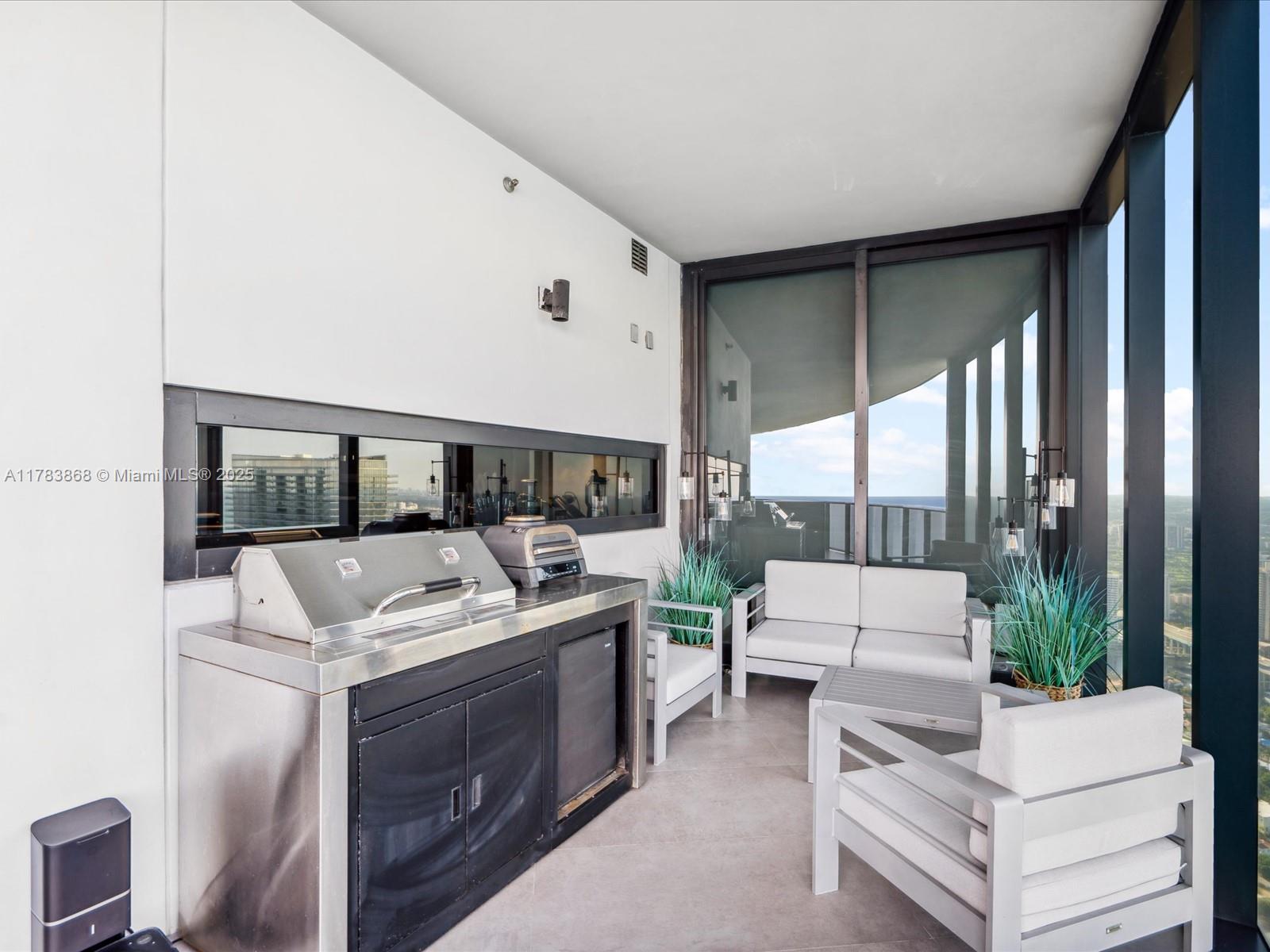 18555 COLLINS AVENUE COND - Residential