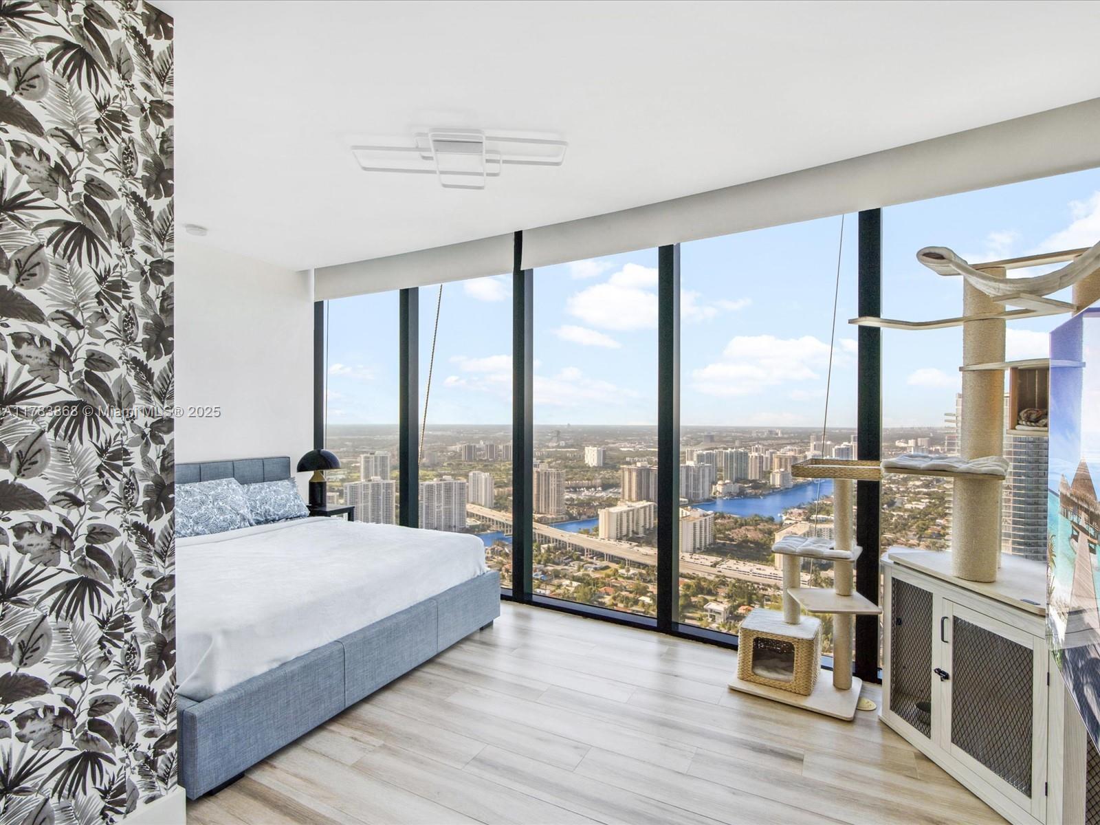 18555 COLLINS AVENUE COND - Residential