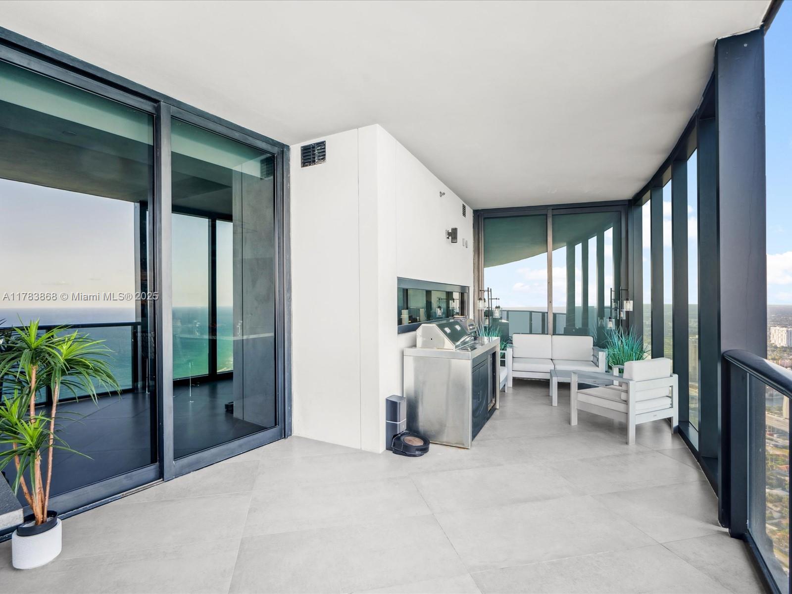 18555 COLLINS AVENUE COND - Residential
