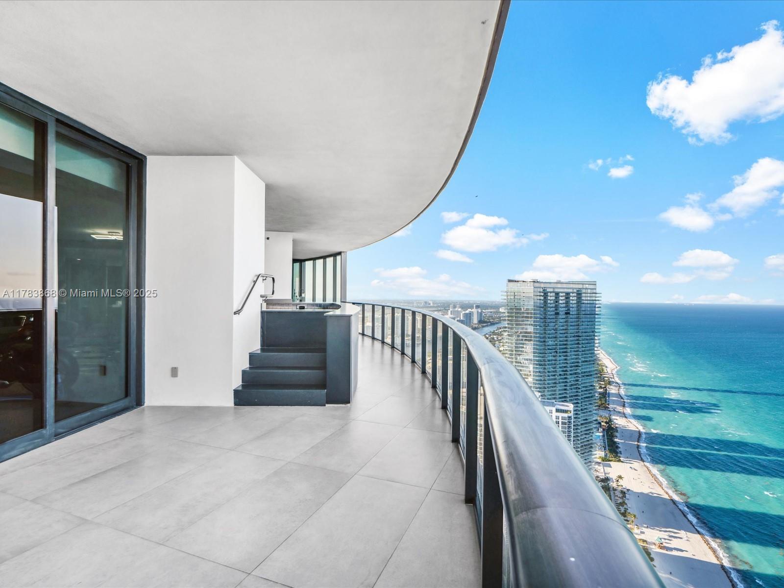 18555 Collins Ave 5505