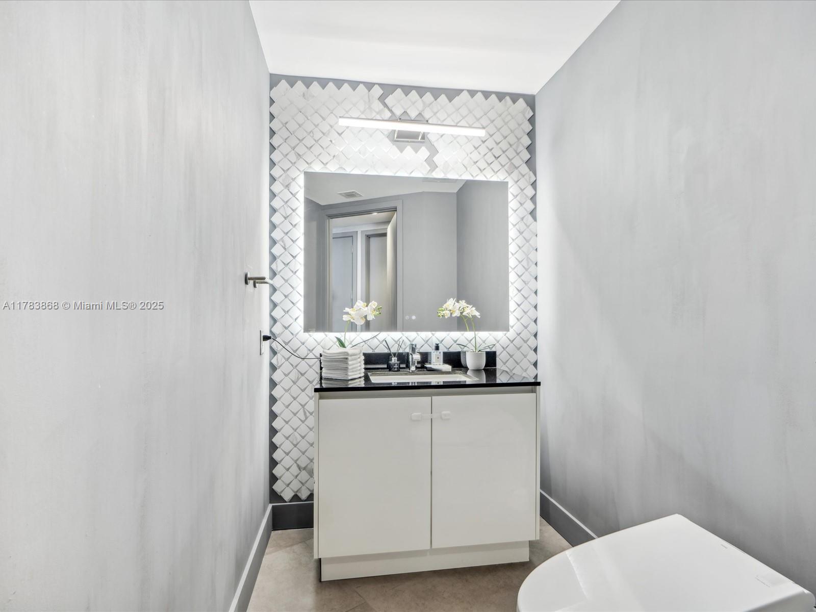 18555 COLLINS AVENUE COND - Residential