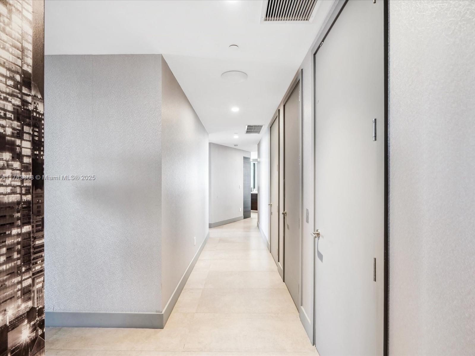 18555 COLLINS AVENUE COND - Residential