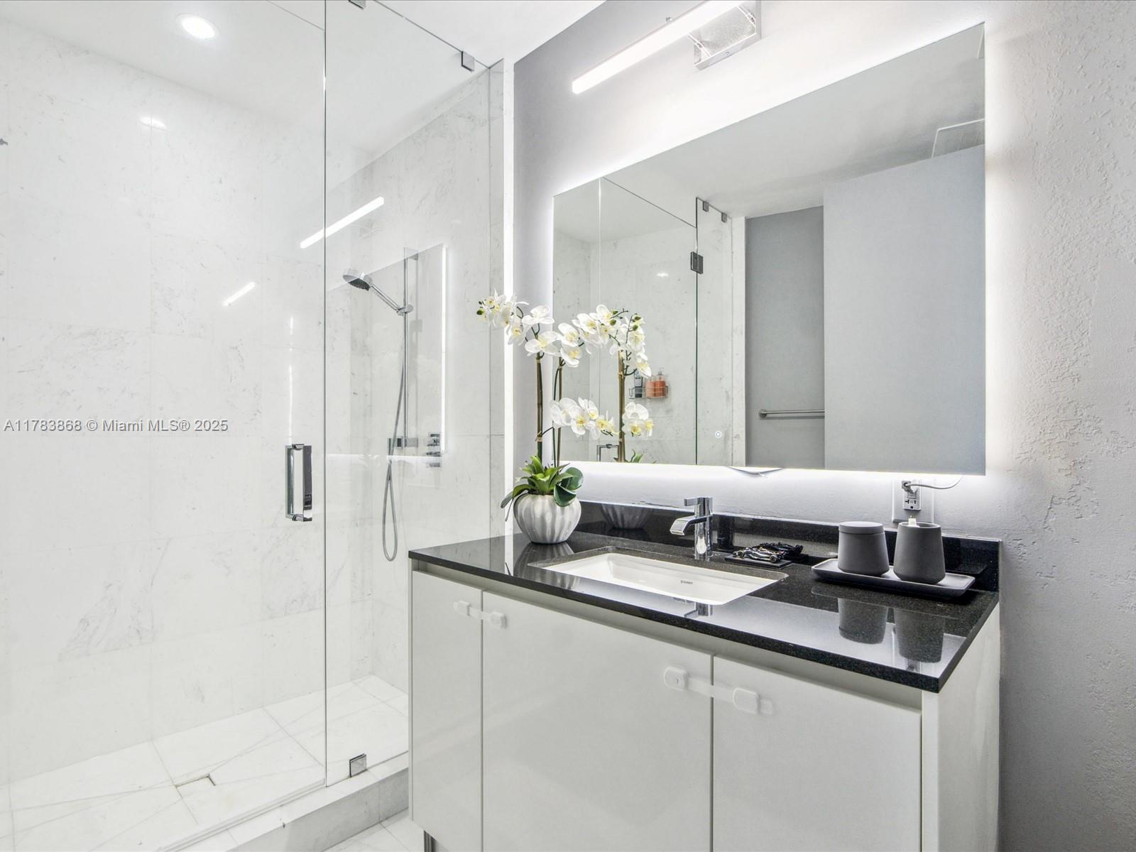 18555 COLLINS AVENUE COND - Residential