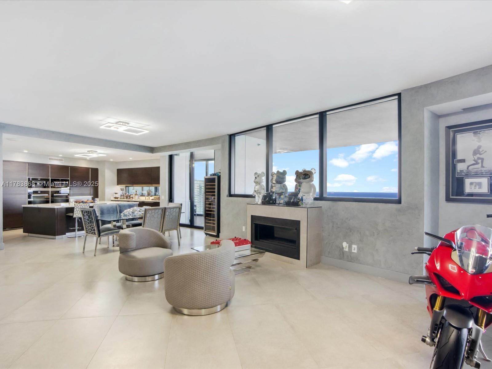 18555 COLLINS AVENUE COND - Residential