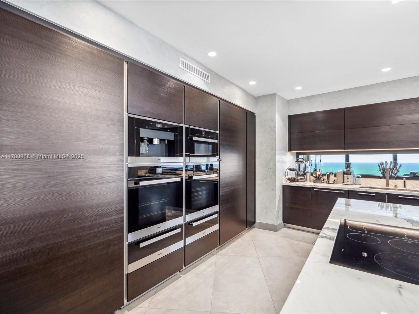 18555 COLLINS AVENUE COND - Residential