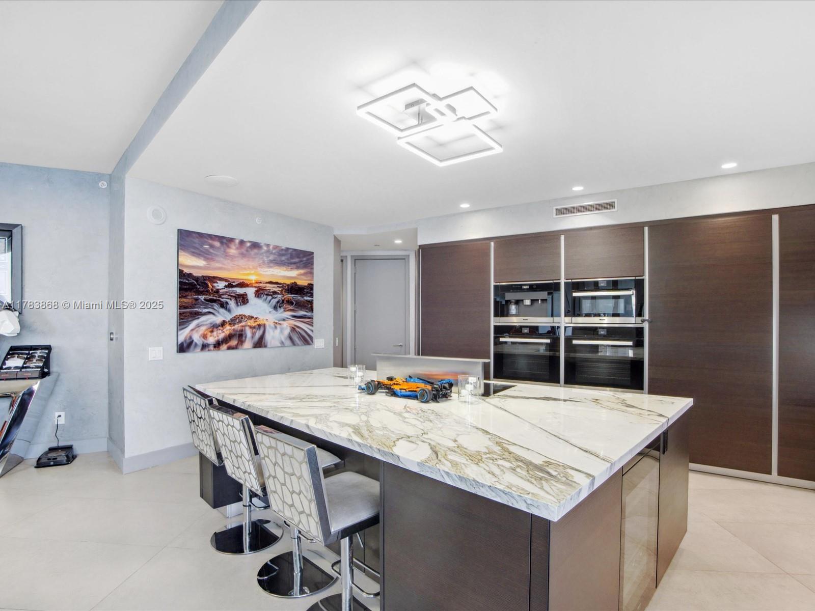 18555 COLLINS AVENUE COND - Residential