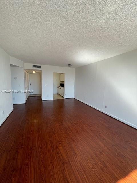 Photo 5 of 26 of 2020 NE 135th St 306 condo