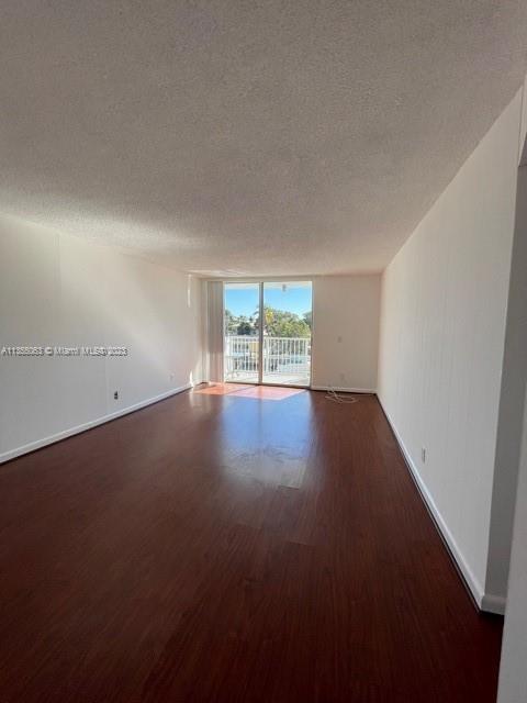 Photo 4 of 26 of 2020 NE 135th St 306 condo