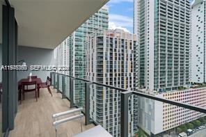 REACH CONDO - Residential Lease