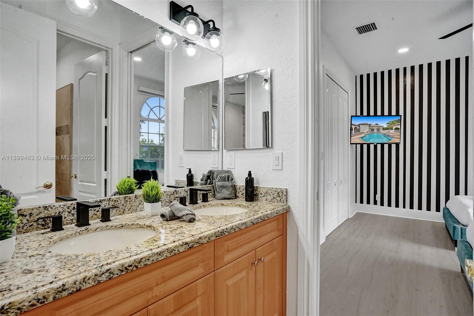 PINE MEADOW ESTATES - Residential Lease