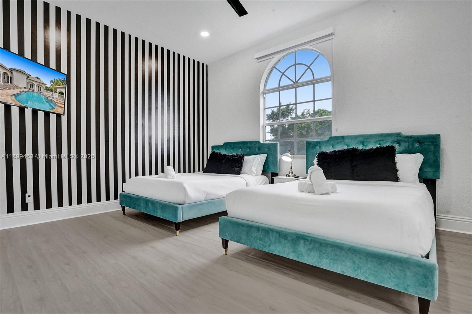 PINE MEADOW ESTATES - Residential Lease