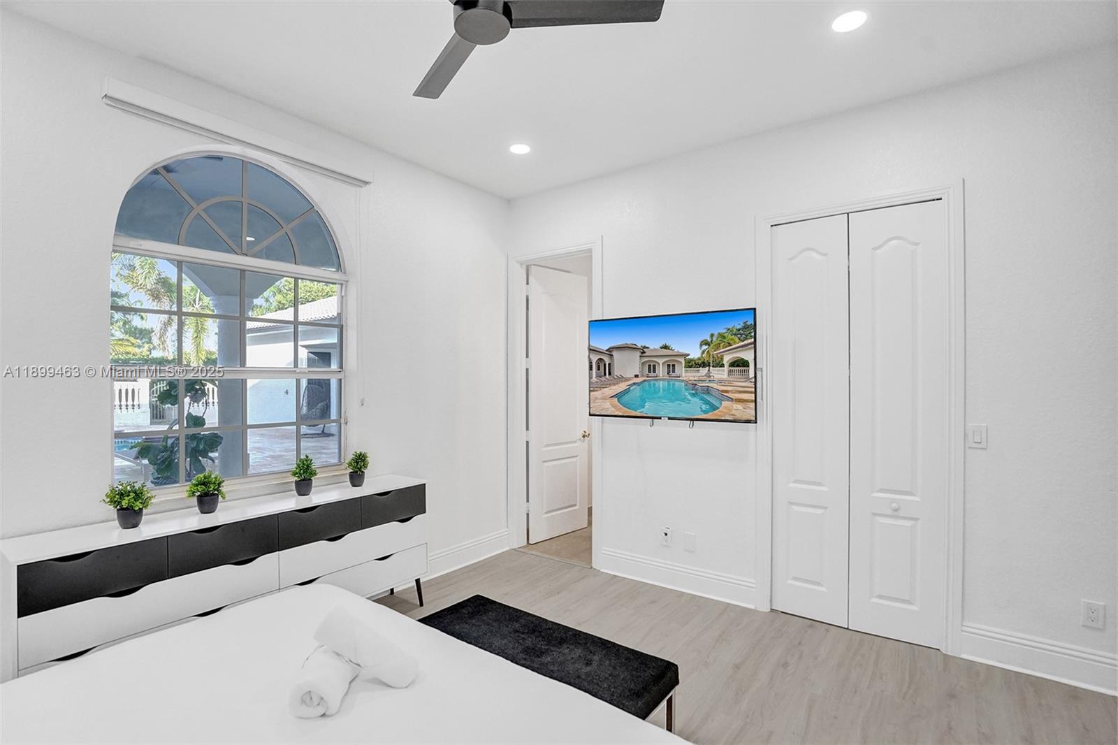 PINE MEADOW ESTATES - Residential Lease