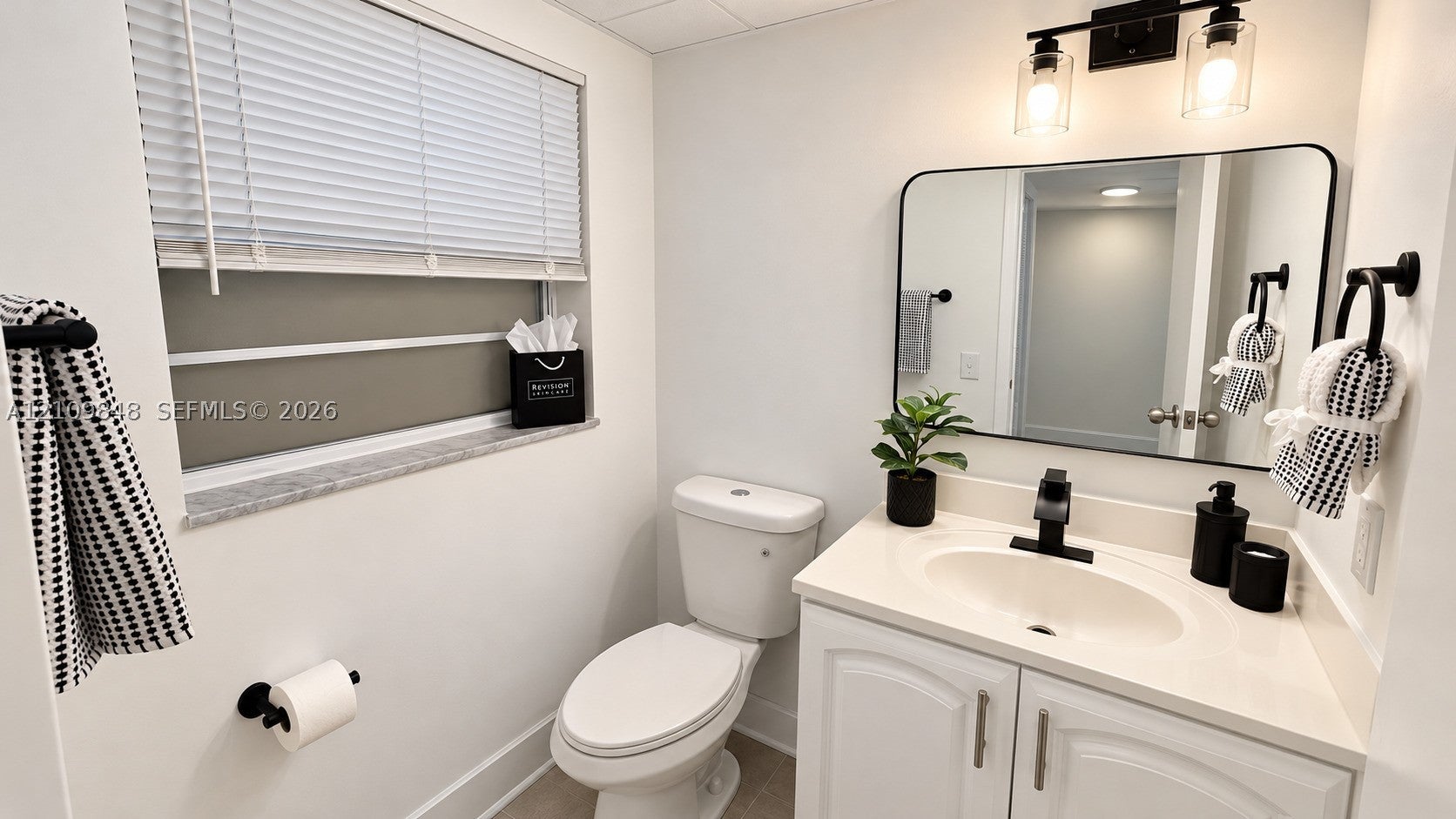 1050 Country Club Dr 306