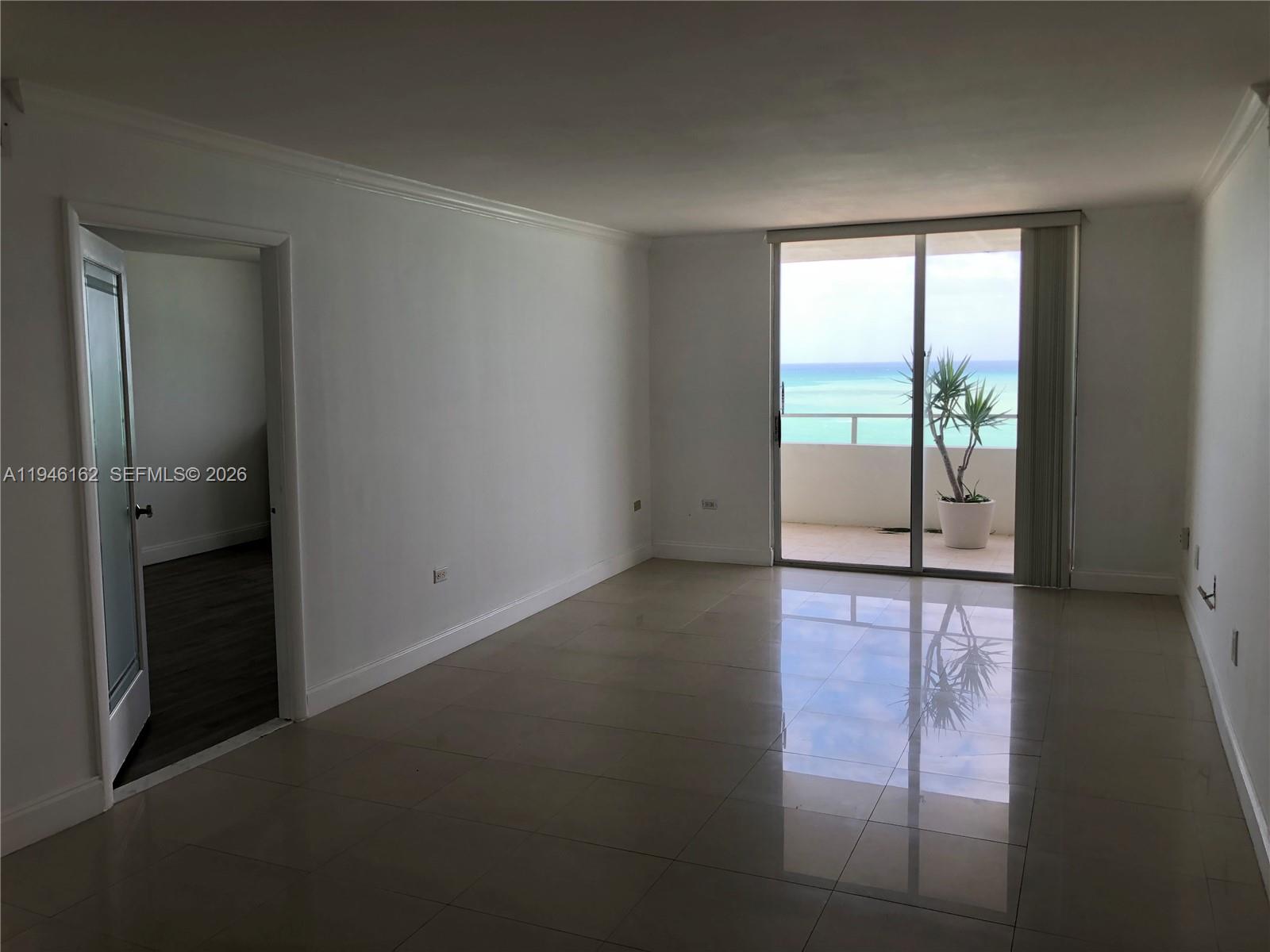 5555 Collins Ave 14L