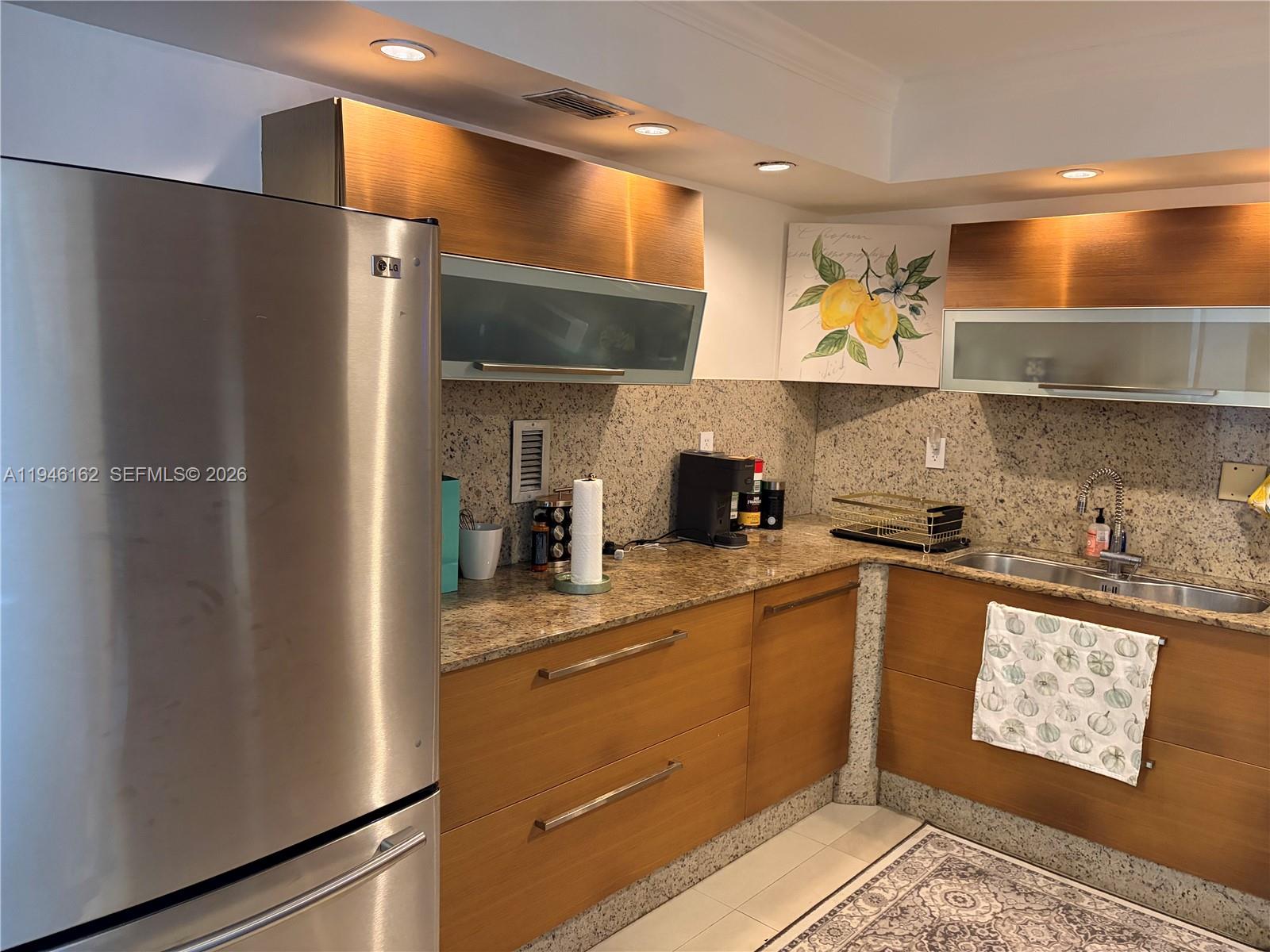 OCEANSIDE PLAZA CONDO - Residential Lease