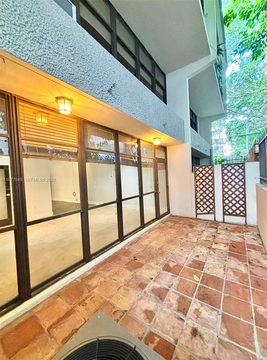 2666 Tigertail Ave 114