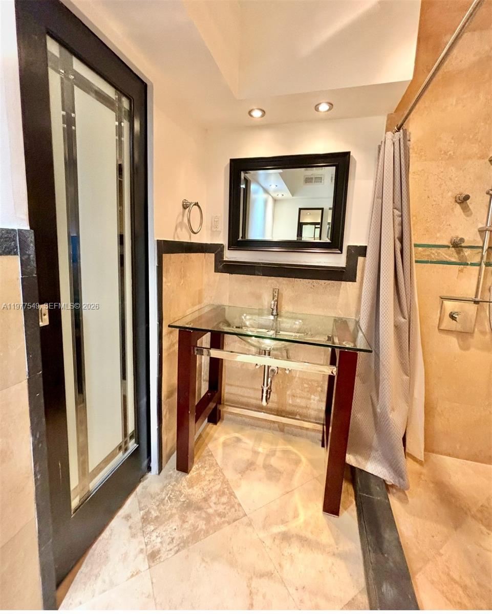 2666 Tigertail Ave 114