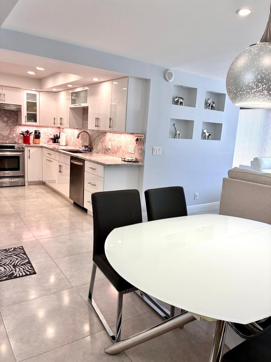 SILVER THATCH ATLANTIC PL - Residential Lease