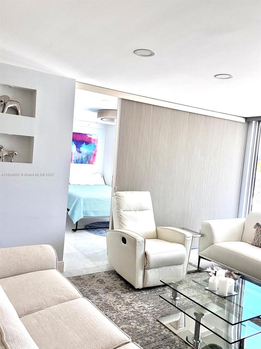 SILVER THATCH ATLANTIC PL - Residential Lease