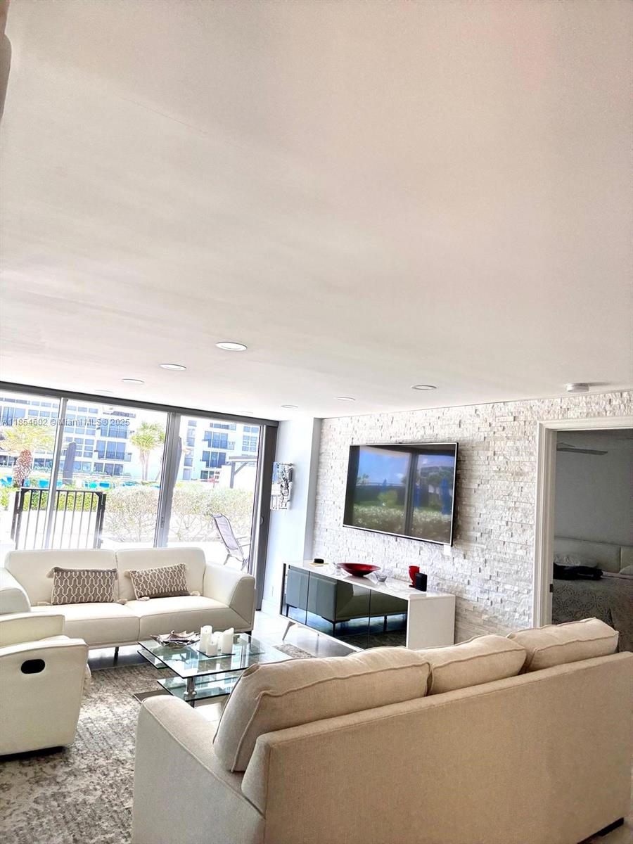 SILVER THATCH ATLANTIC PL - Residential Lease